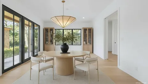 $6,995,000 | 126 Long Lane, East Hampton, NY 11937