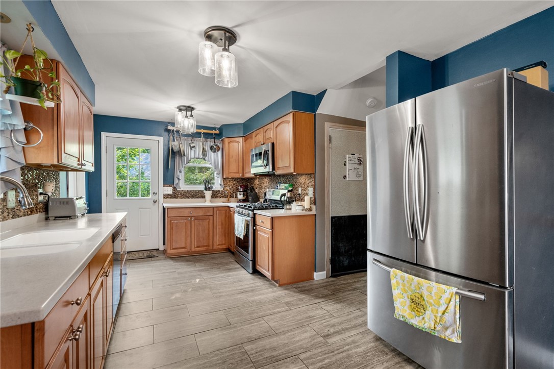 16 Allard Street Warwick, RI 02889 - Photo 21 of 41
