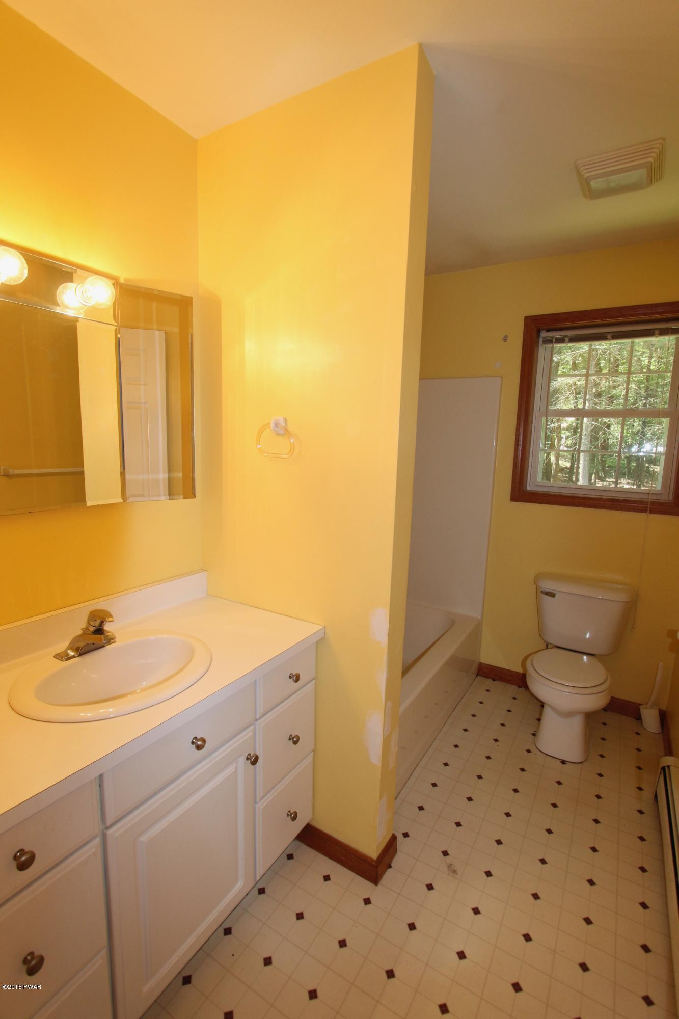 121 Stone Field Road Milford, PA 18337 - Photo 9 of 16
