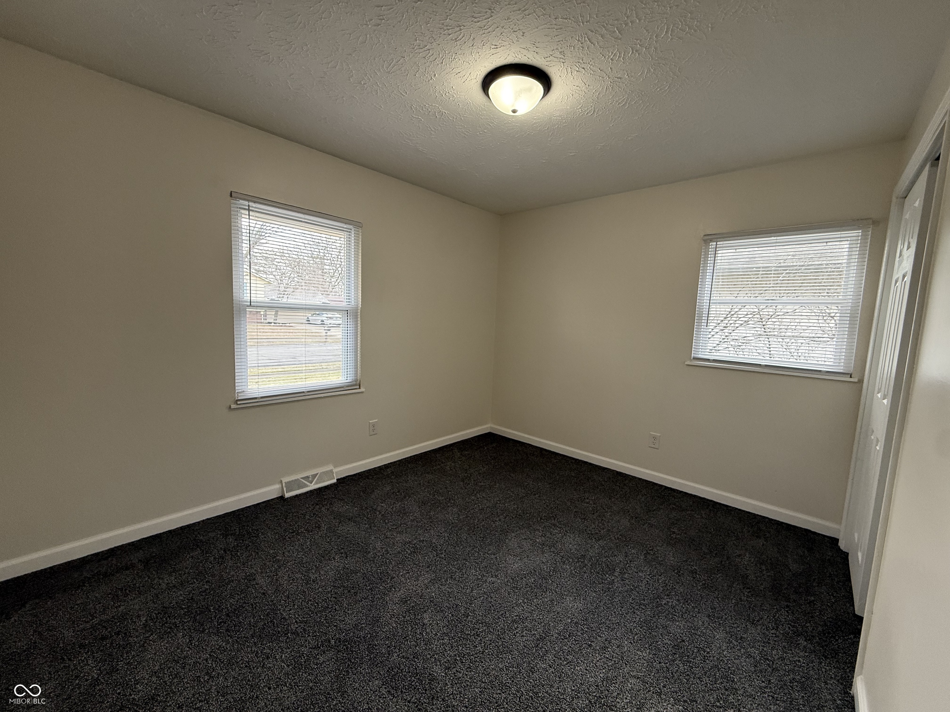 7546 Miracle Road Indianapolis, IN 46237 - Photo 12 of 38