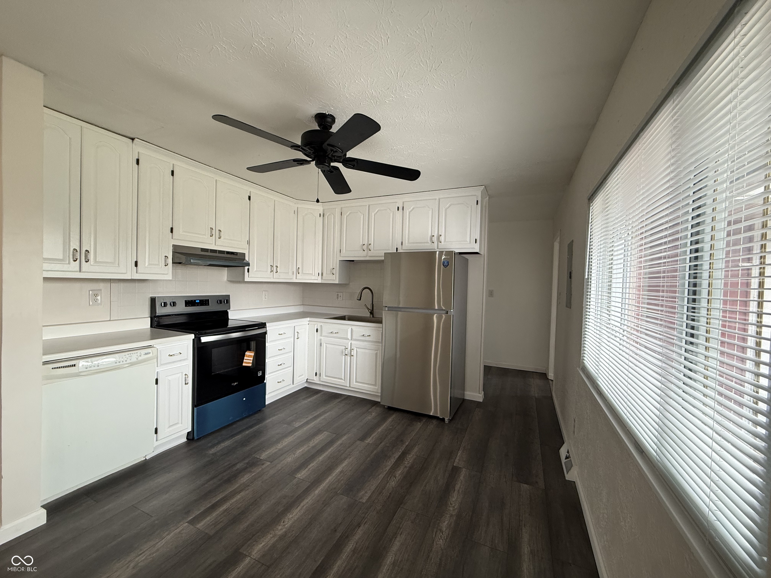 7546 Miracle Road Indianapolis, IN 46237 - Photo 22 of 38