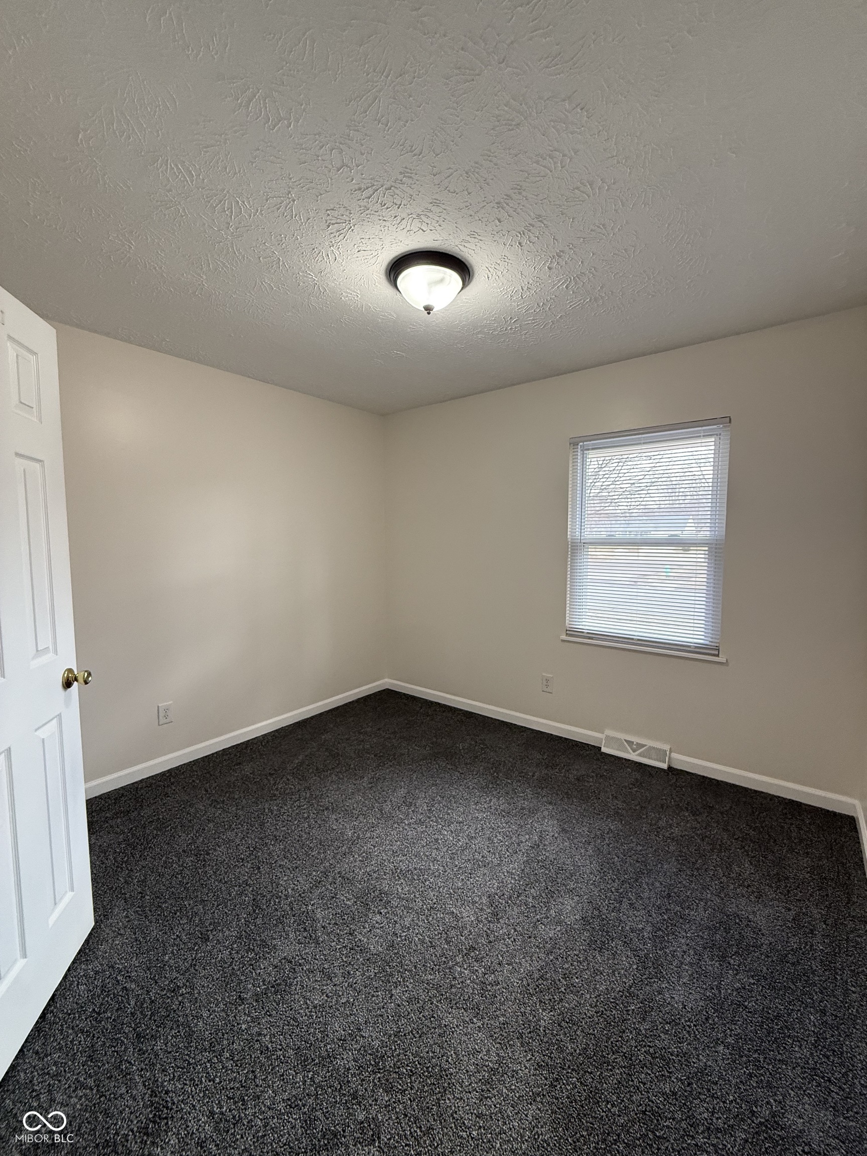 7546 Miracle Road Indianapolis, IN 46237 - Photo 9 of 38