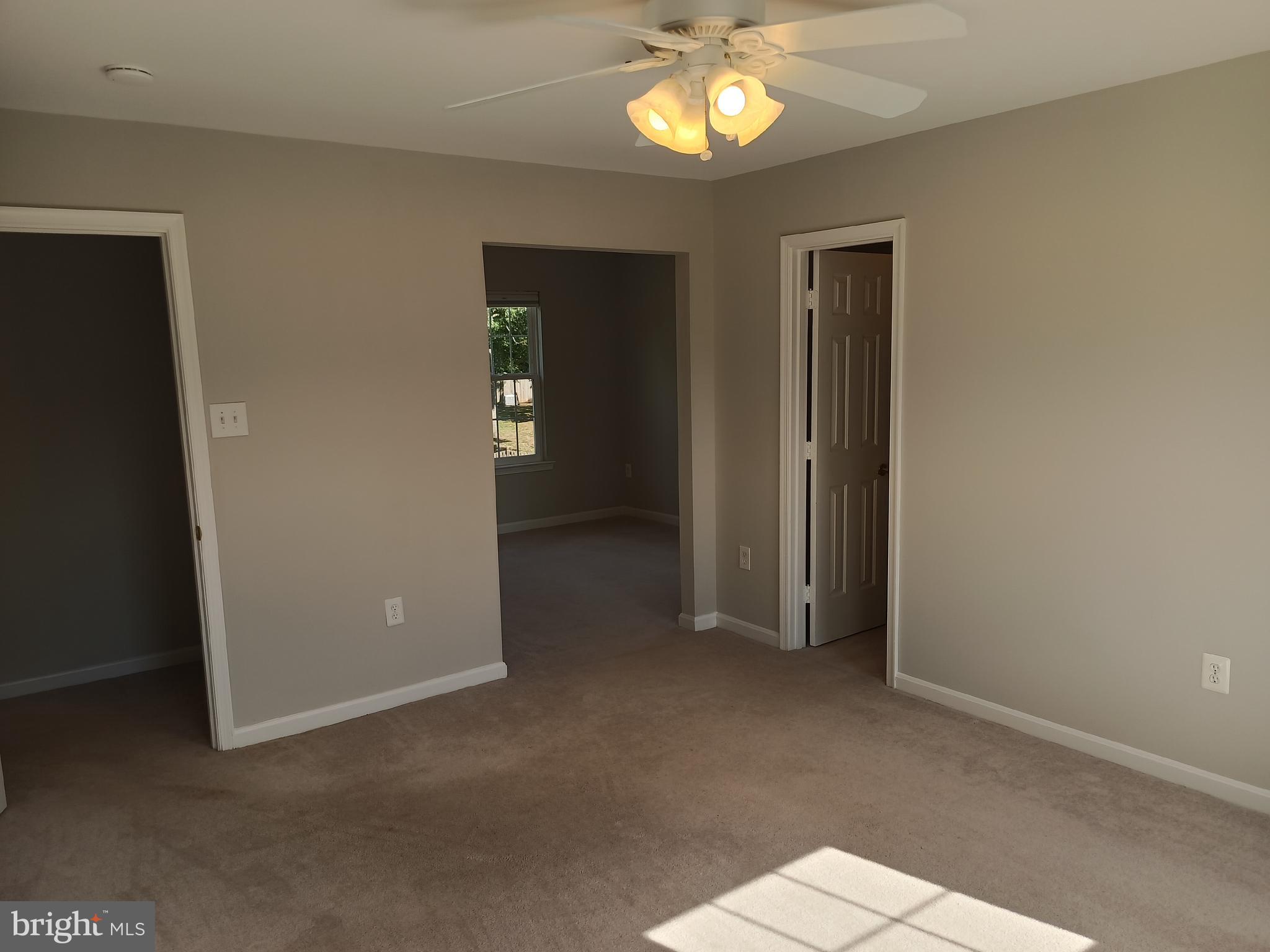 345 Silver Ridge Drive Sterling, VA 20164 - Photo 15 of 36
