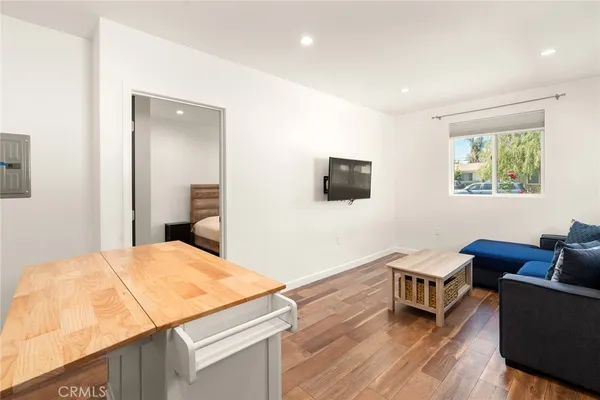 $1,995 | 6624 Dannyboyar Avenue, West Hills, CA 91307