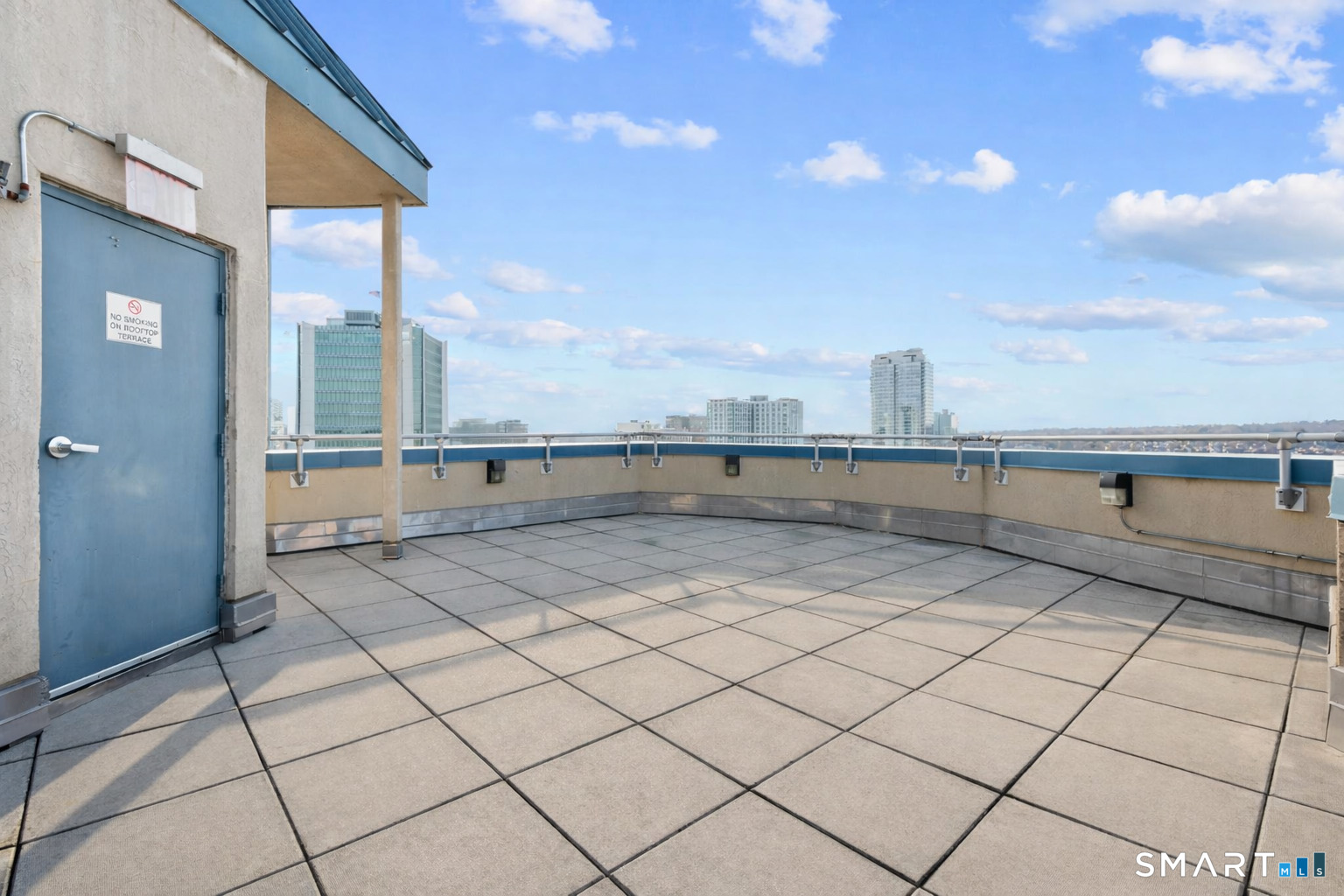 25 Forest Street, Unit 15E Stamford, CT 06901 - Photo 33 of 40 a view of a terrace