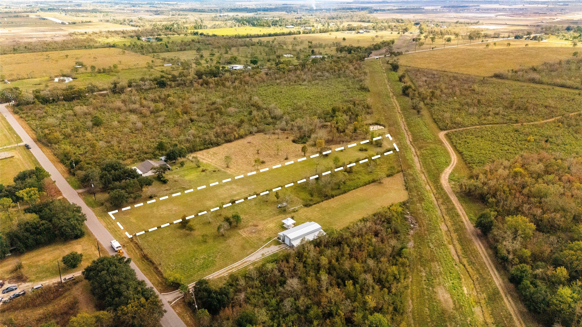 1824 County Road 382 Rosharon, TX 77583 - Photo 2 of 7 a view of beach and ocean