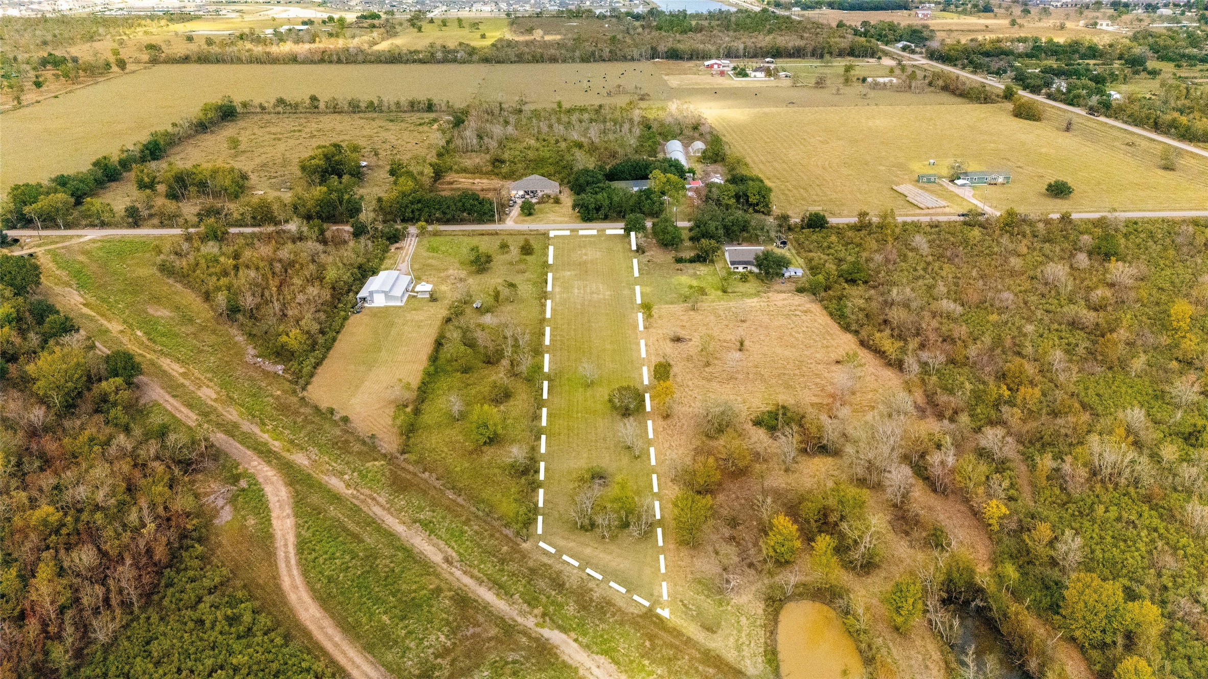 1824 County Road 382 Rosharon, TX 77583 - Photo 5 of 7 a view of a city