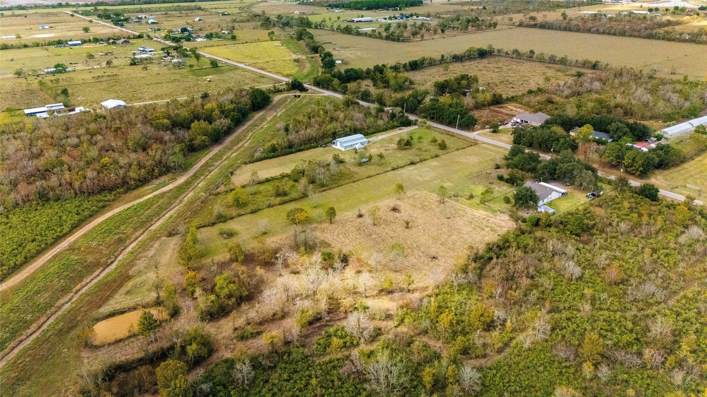 1824 County Road 382 Rosharon, TX 77583 - Photo 6 of 7 a view of a lake