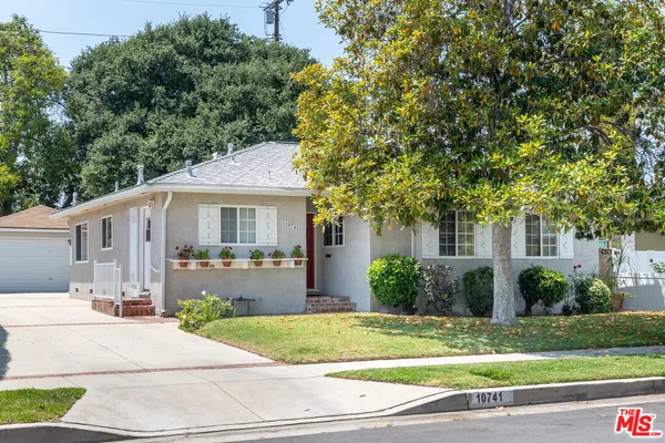$925,000 | 10741 Russett Avenue, Sunland, CA 91040