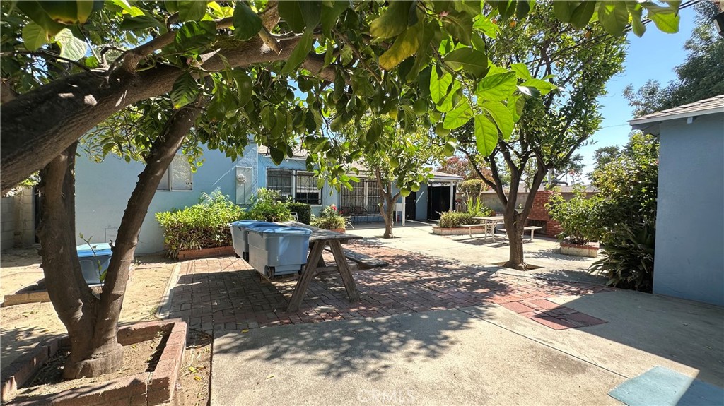 19400 Scroll Street Reseda, CA 91335 - Photo 17 of 22