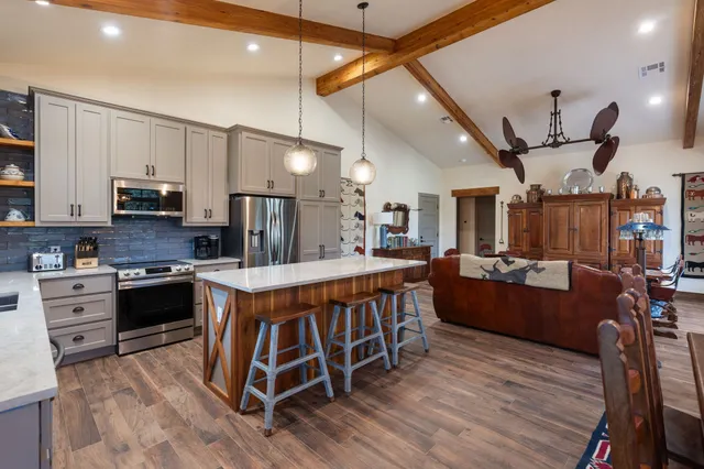 $14,800,000 | 3401 Pueblo Viejo, Sealy, TX 77474