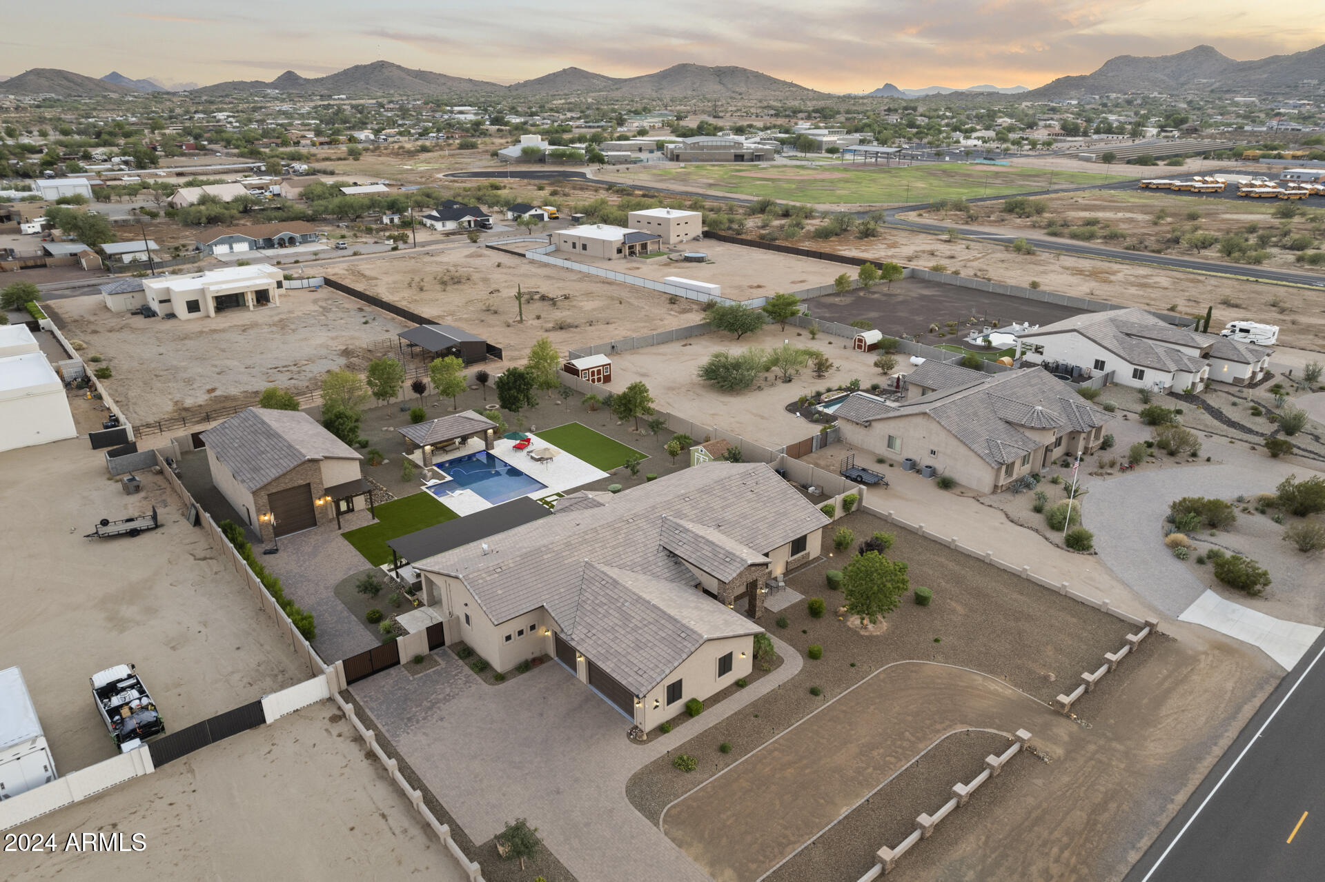 21 West Cloud Road Phoenix, AZ 85086 - Photo 86 of 97 1-100