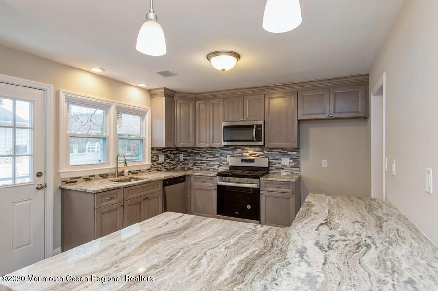 540 Robin Hood Road Brick, NJ 08724 - Photo 8 of 14 05_540RobinhoodRoad_2007_LowRes
