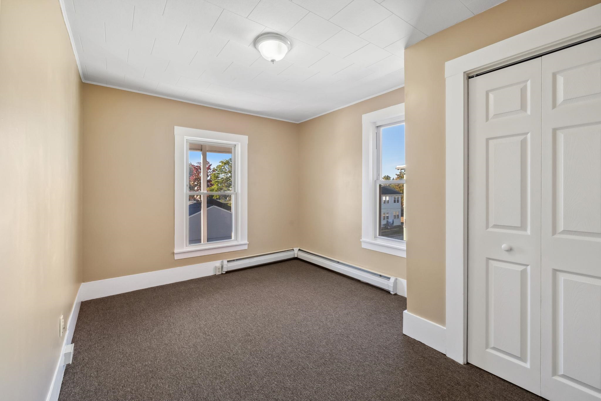 156 Maple Street Manchester, NH 03103 - Photo 7 of 54 Gallery Image 7