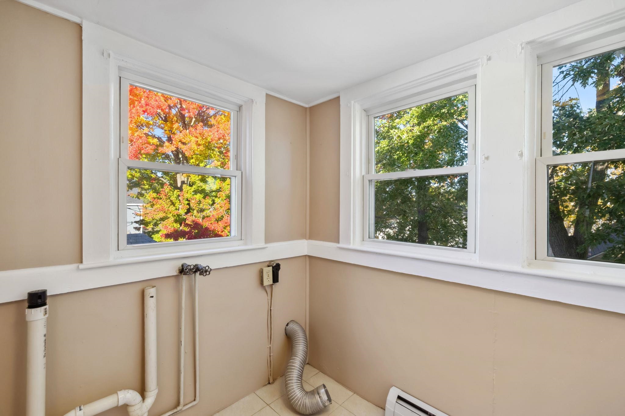 156 Maple Street Manchester, NH 03103 - Photo 10 of 54 Gallery Image 10