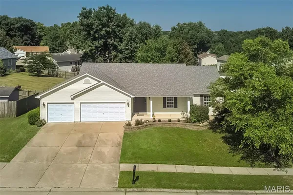 $310,000 | 5 Thoroughbred Drive, Wright City, MO 63390