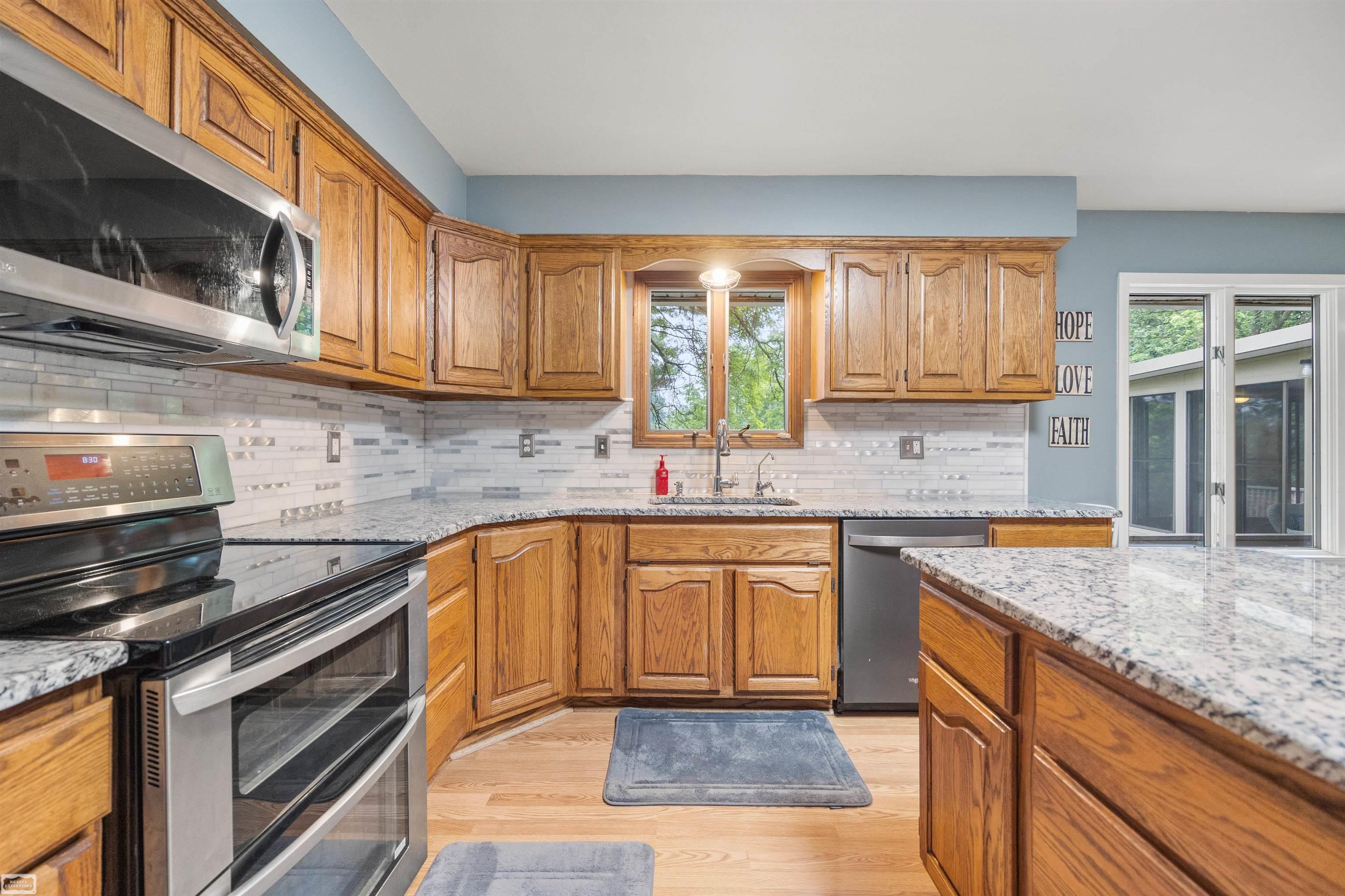 8183 Pippen Drive Romeo, MI 48065 - Photo 14 of 49 50113318-13.JPG