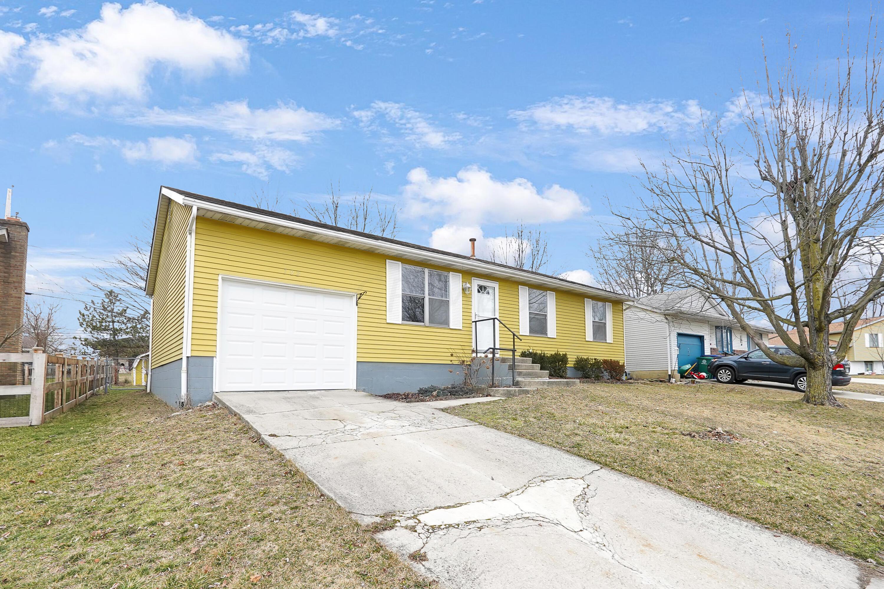 702 Holly Road Delaware, OH 43015 - Photo 2 of 32 702 Holly Rd