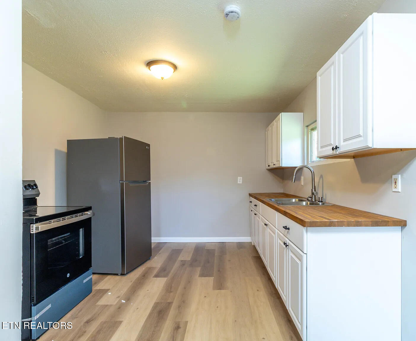 221 Pattie Gap Road Philadelphia, TN 37846 - Photo 14 of 17 Kitchenarea