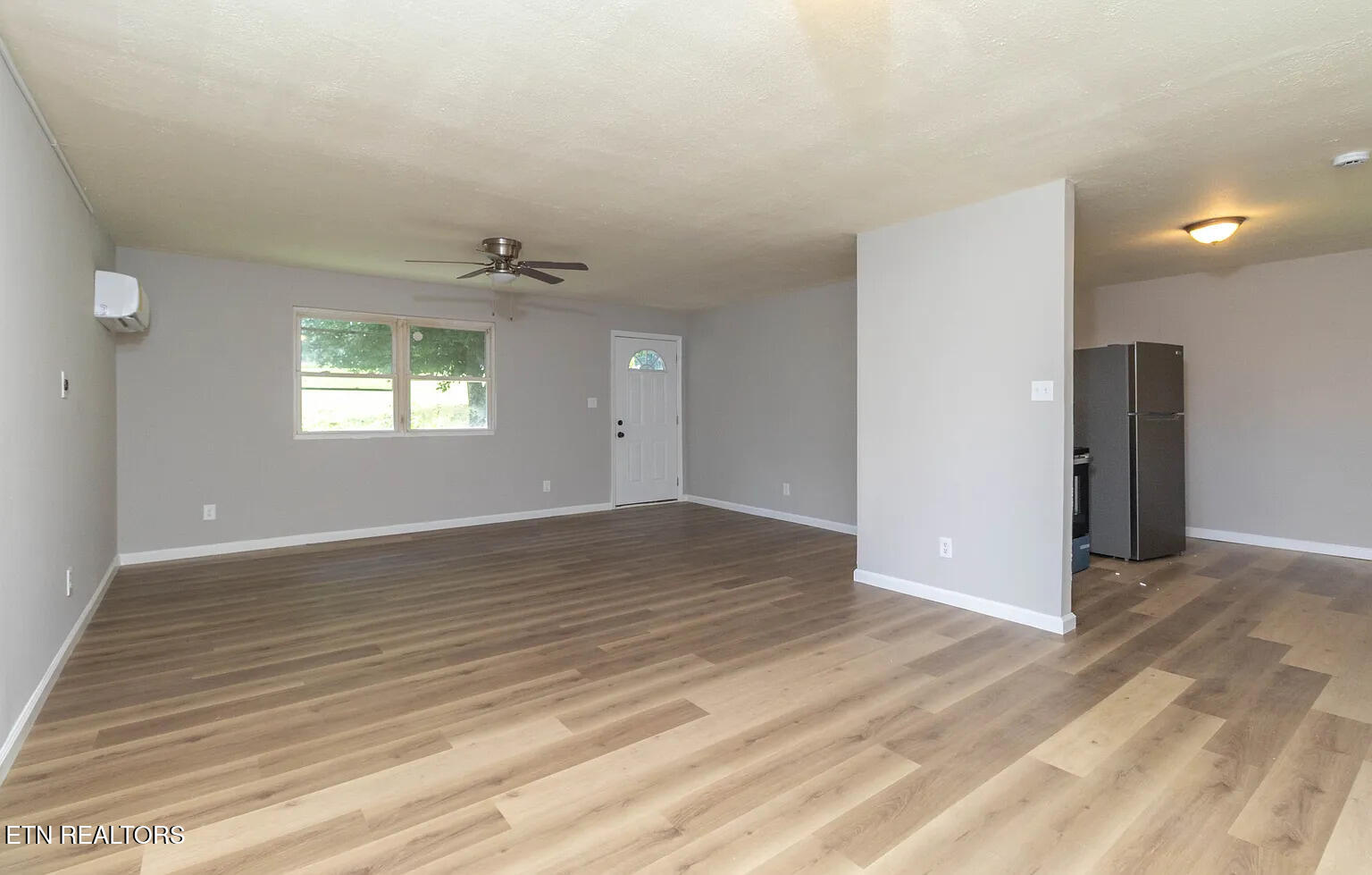 221 Pattie Gap Road Philadelphia, TN 37846 - Photo 17 of 17 Livingroom1