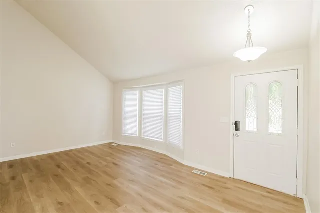 $2,325 | 7201 East 134th Terrace, Grandview, MO 64030