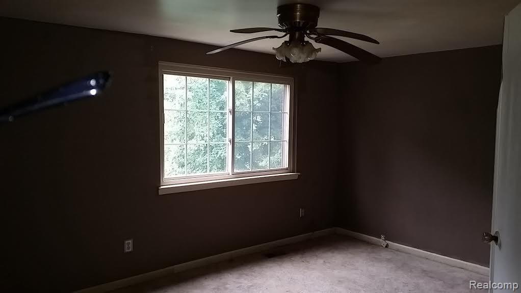 799 Meadowlake Road Canton, MI 48188 - Photo 4 of 12 LIVING ROOM.jpg