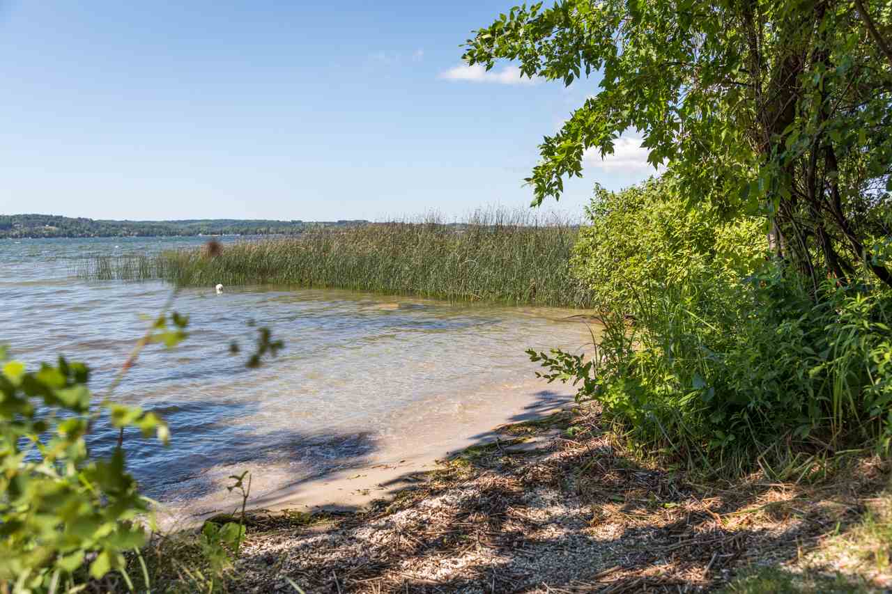 6801 East Birch Point Road Traverse City, MI 49684 - Photo 30 of 66 1881300-29.JPG
