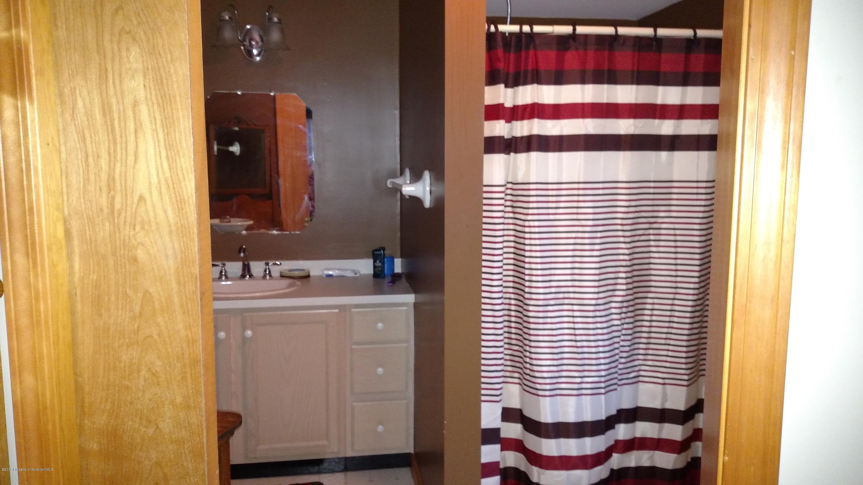 329 Creamery Road Jermyn, PA 18433 - Photo 9 of 22 Gallery Image 9