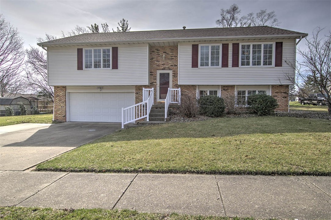 2819 Forrest Lane Decatur, IL 62521 - Photo 1 of 32