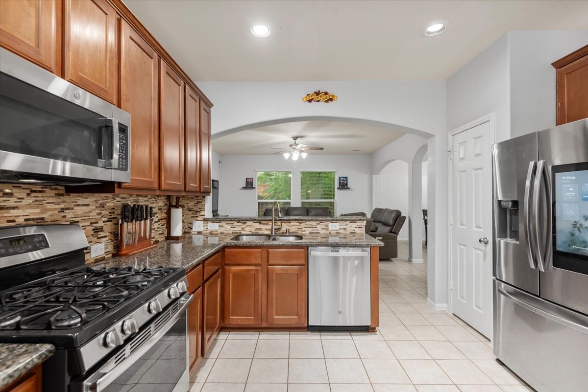 1827 Stieler Drive Houston, TX 77049 - Photo 17 of 39