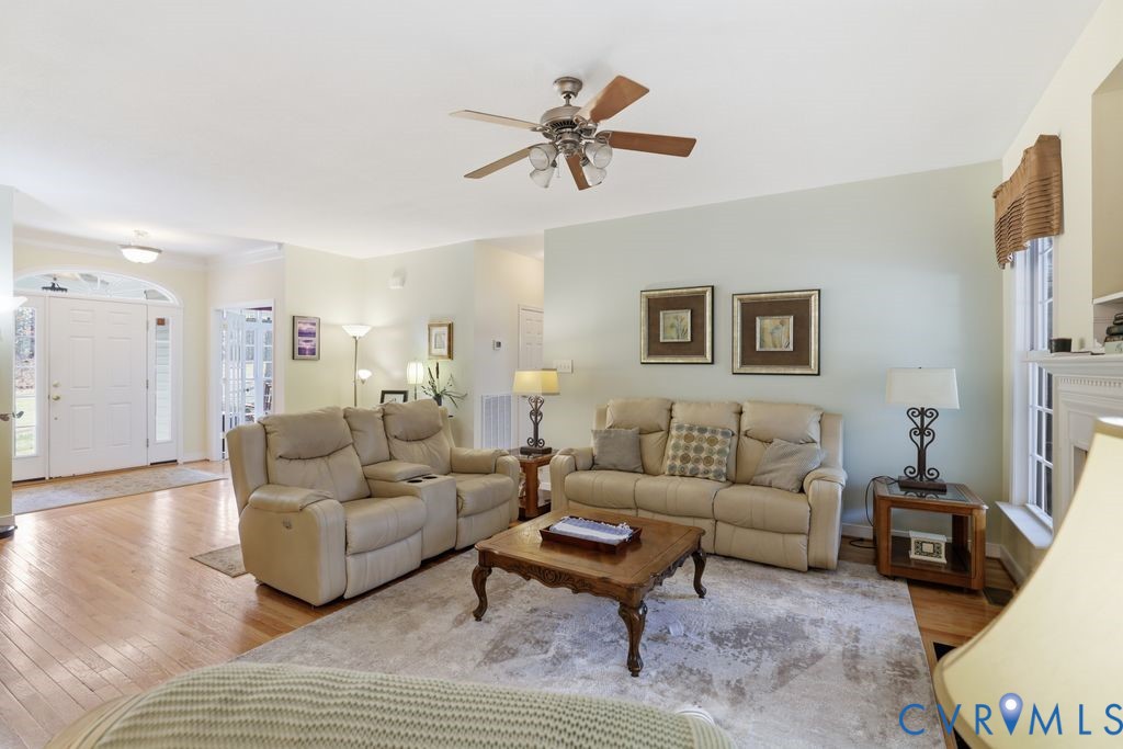 13630 River Road Chesterfield, VA 23838 - Photo 15 of 57 a living room with furniture
