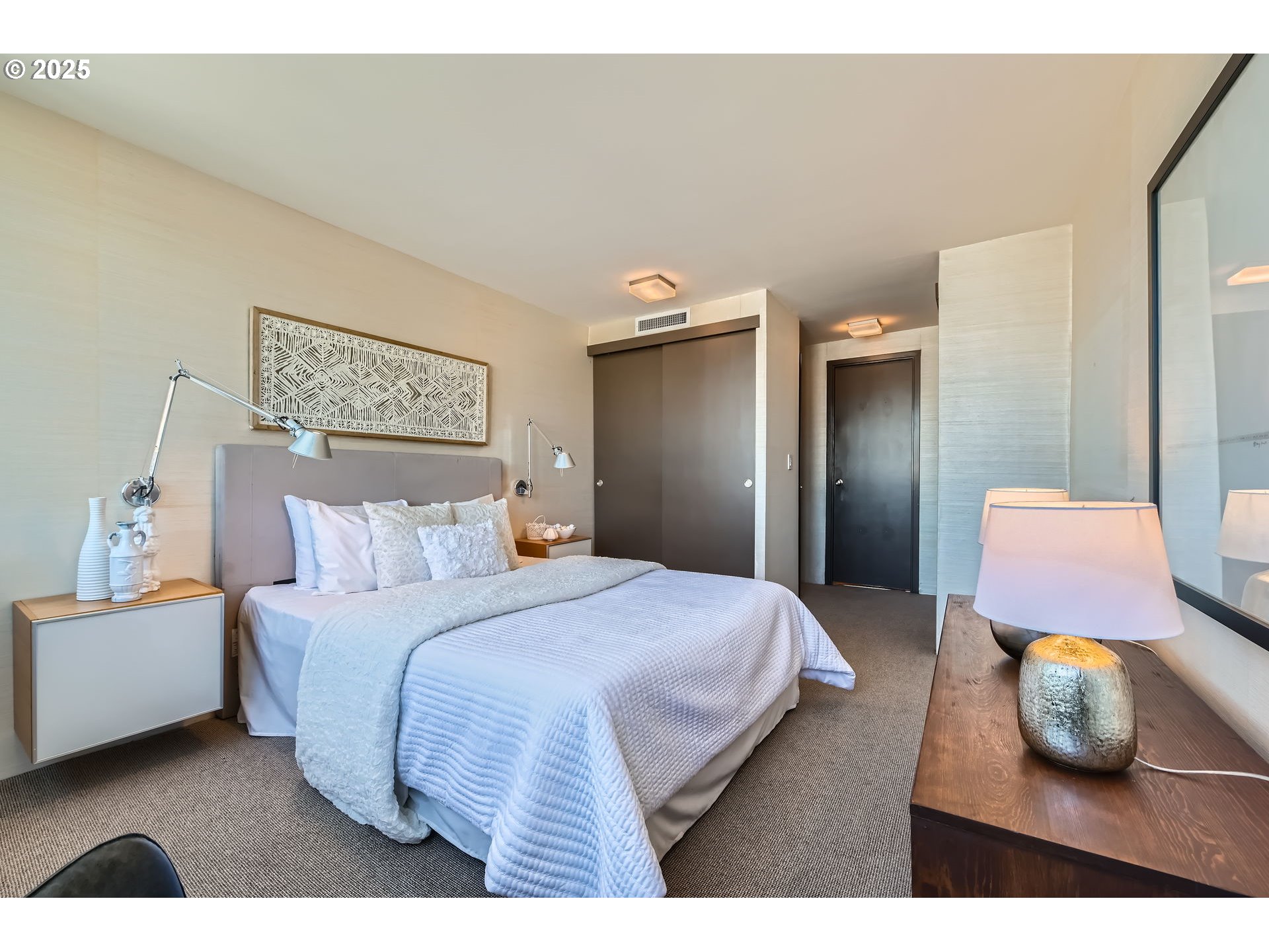 255 Southwest Harrison Street, Unit 21D Portland, OR 97201 - Photo 17 of 39 Primary Bedroom