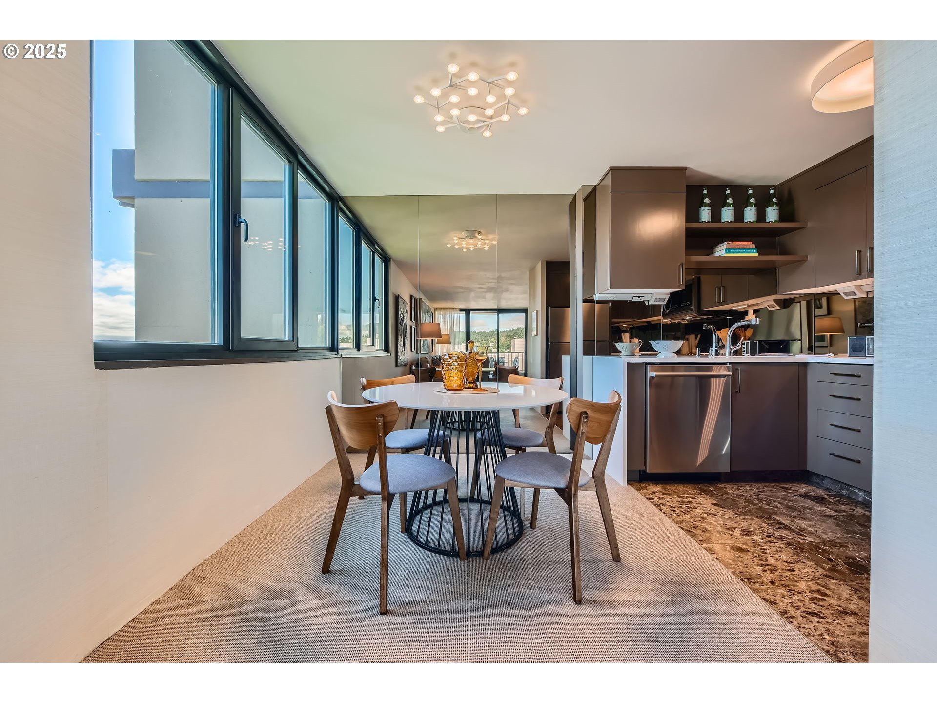 255 Southwest Harrison Street, Unit 21D Portland, OR 97201 - Photo 10 of 39 Kitchen/Dining Room