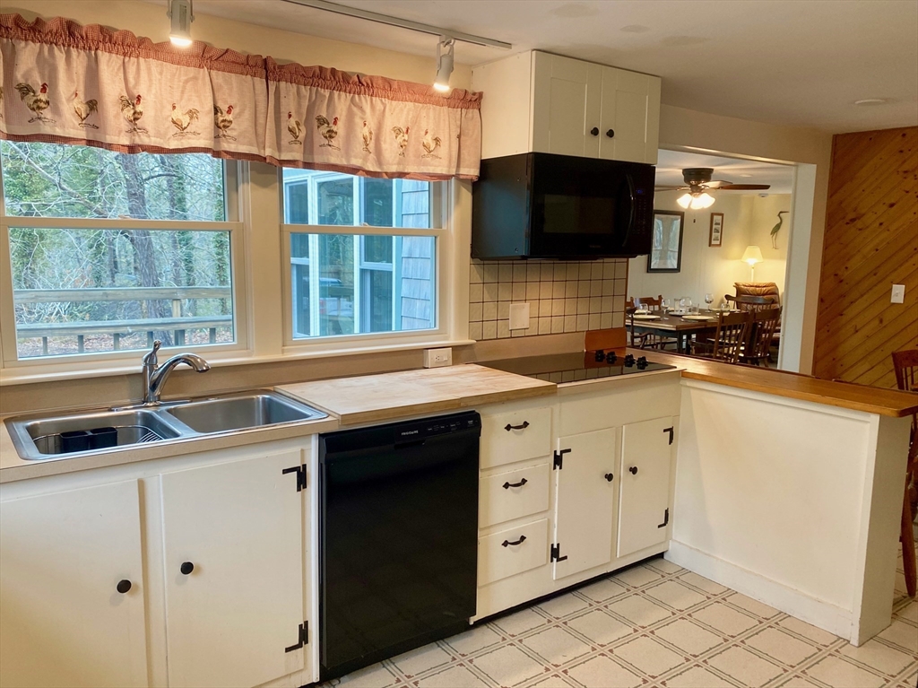 495 School House Road Eastham, MA 02642 - Photo 17 of 40