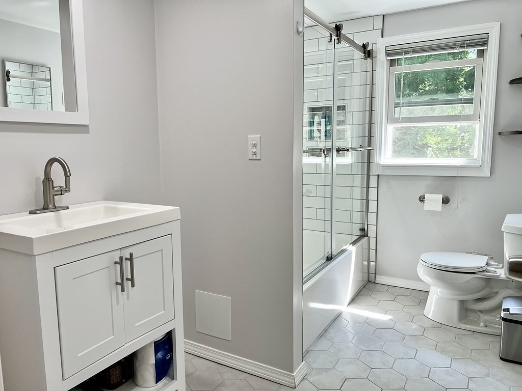4 Evergreen Road Stoneham, MA 02180 - Photo 13 of 23 Gallery Image 13