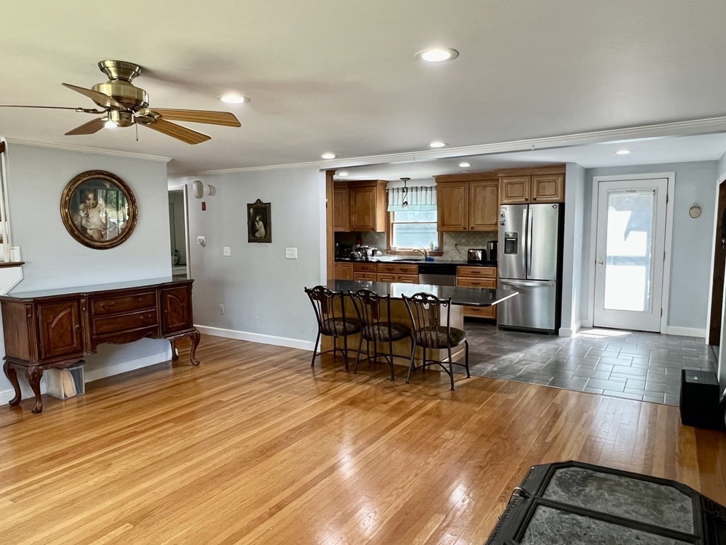 4 Evergreen Road Stoneham, MA 02180 - Photo 9 of 23 Gallery Image 9