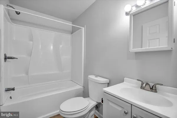 $3,700 | 318 10th Street, Newtonville, NJ 08346