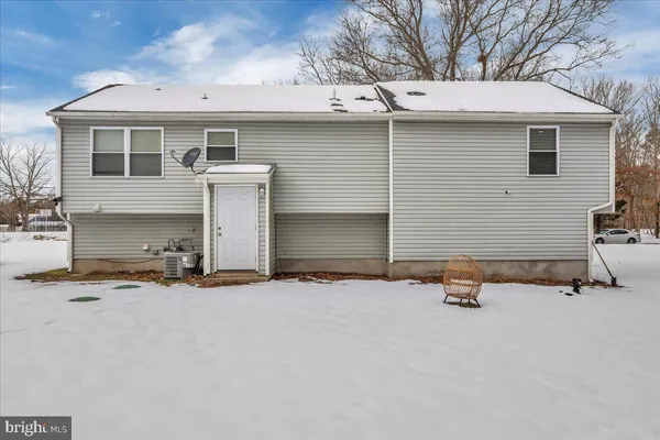 $3,700 | 318 10th Street, Newtonville, NJ 08346