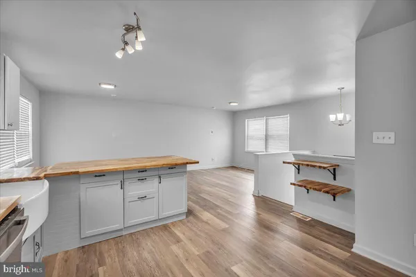 $3,700 | 318 10th Street, Newtonville, NJ 08346