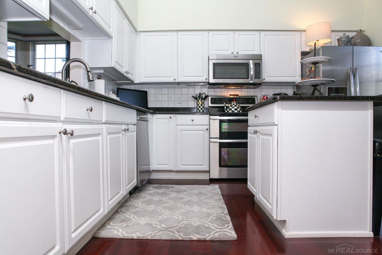 1385 Copper Circle Rochester, MI 48306 - Photo 11 of 47 31392812-10.JPG