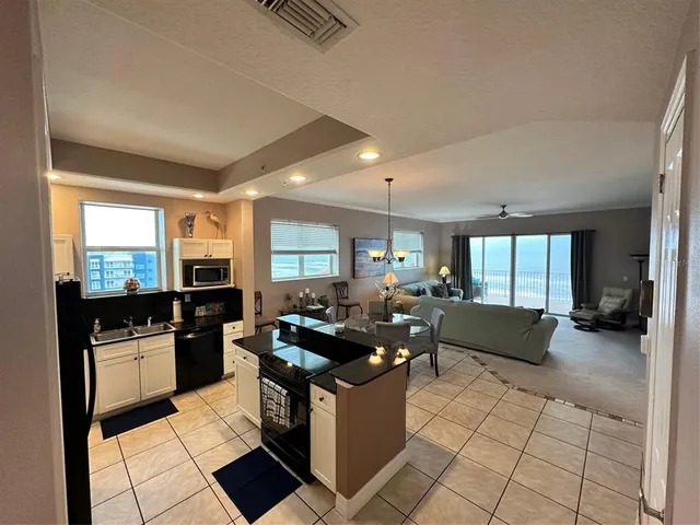 $4,800 | 711 South Atlantic Avenue, Unit 701, New Smyrna Beach, FL 32169