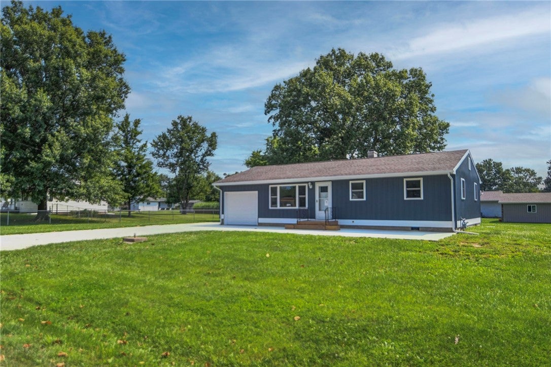 1952 South Westgate Drive Decatur, IL 62521 - Photo 1 of 30 Gallery Image 1