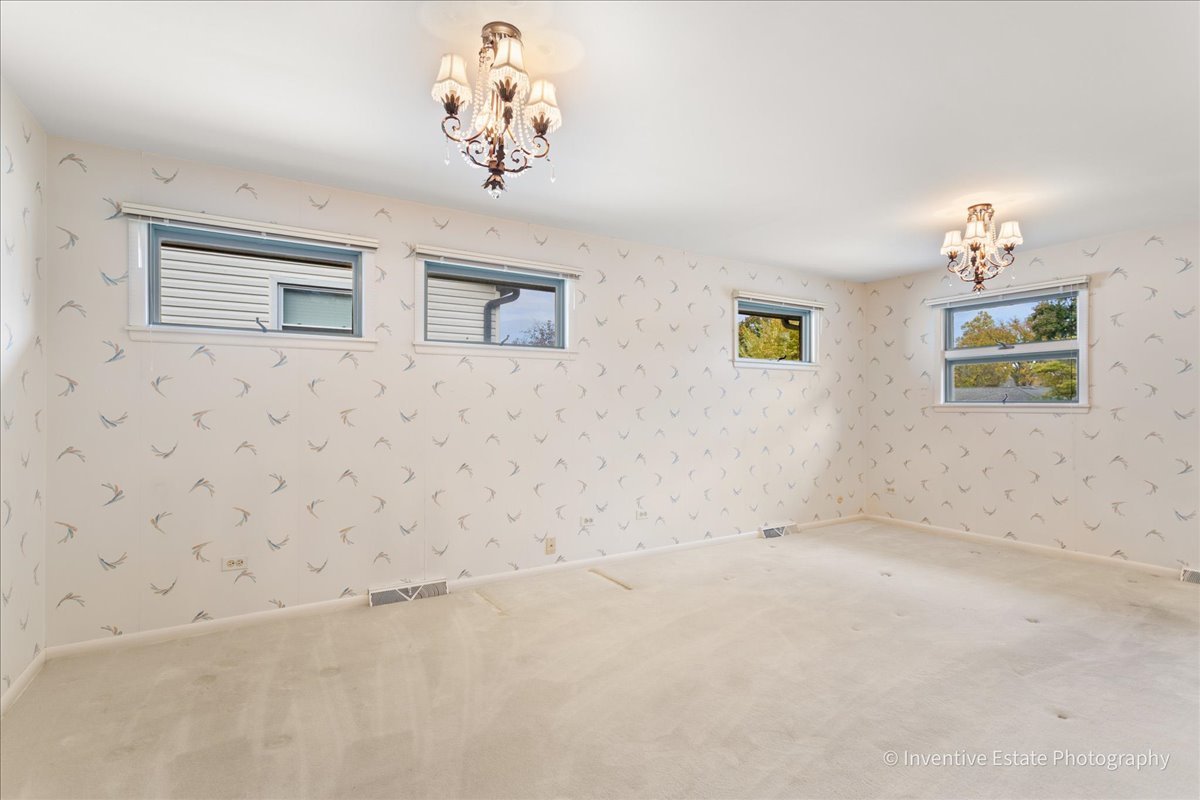 814 Saylor Avenue Elmhurst, IL 60126 - Photo 17 of 35 a view of an empty room