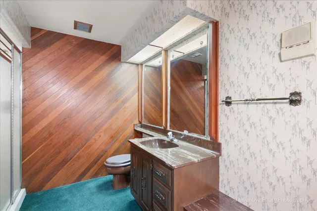 $730,000 | 814 Saylor Avenue, Elmhurst, IL 60126