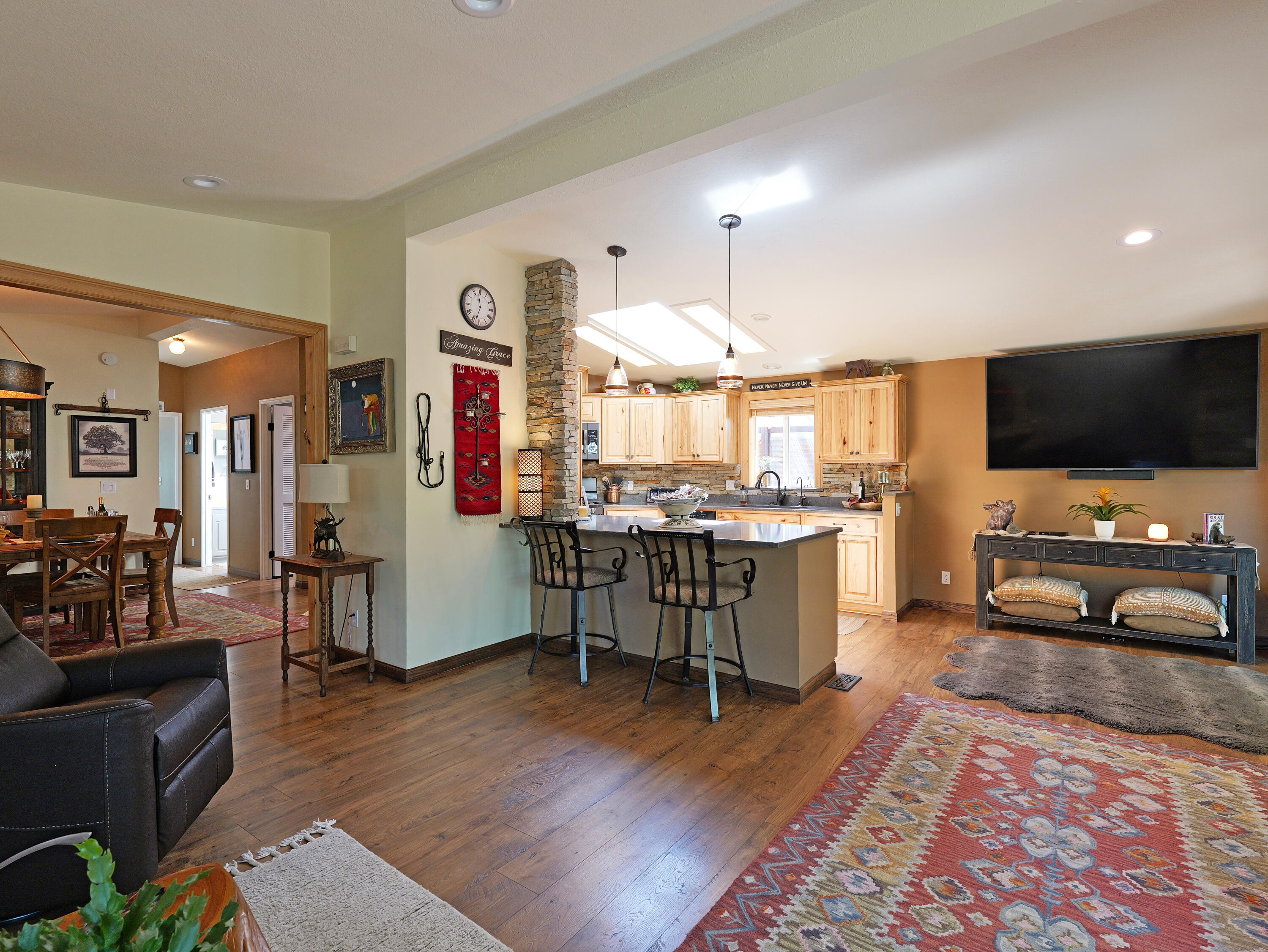 150 Castaline Place Shady Cove, OR 97539 - Photo 14 of 83 Kitchen