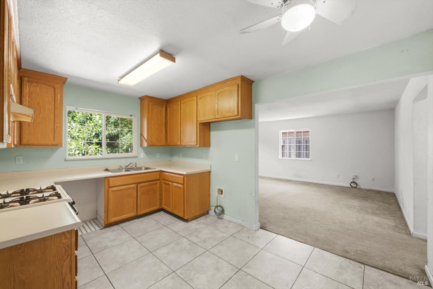 341 Grape Street Vacaville, CA 95688 - Photo 12 of 40