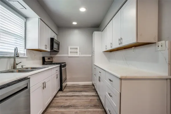 $2,000 | 266 West Fulton Street, Van Alstyne, TX 75495