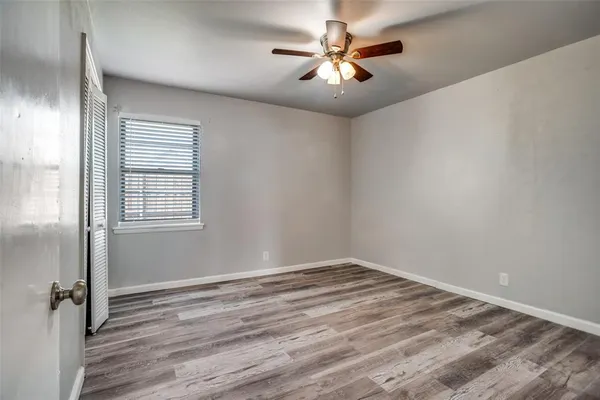 $2,000 | 266 West Fulton Street, Van Alstyne, TX 75495