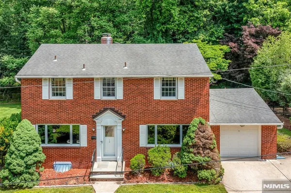 $1,180,000 | 12 Glenwood Avenue, Demarest, NJ 07627