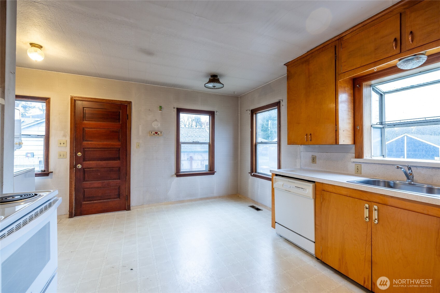 125 South 64th Street Tacoma, WA 98408 - Photo 10 of 39